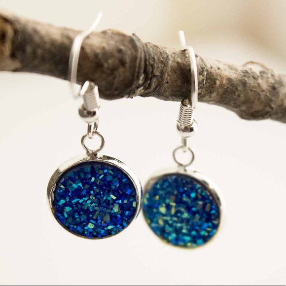 New glitter drop earrings in a royal blue. - Picture 3 of 3